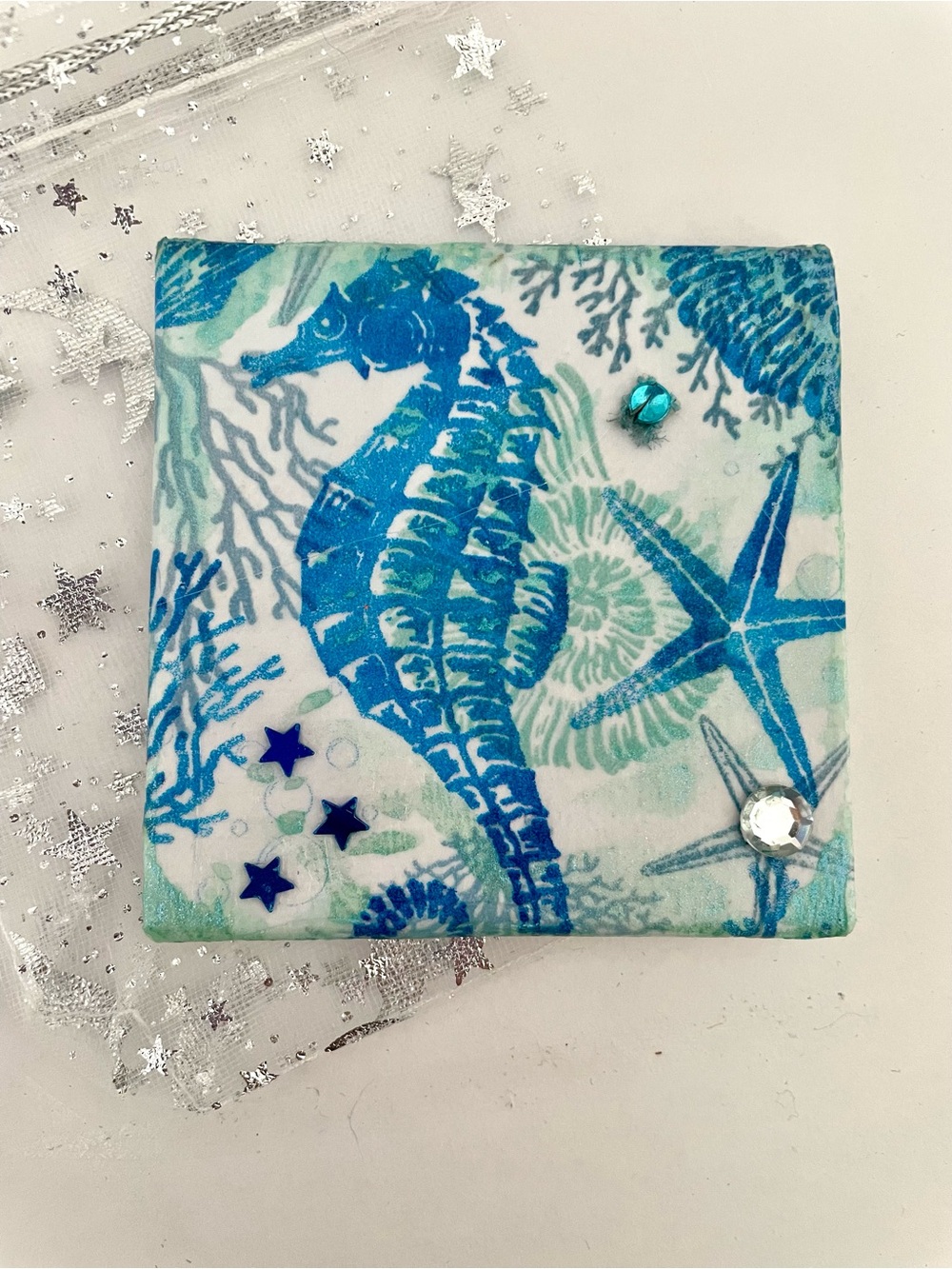 Mini canvas seahorse magnet
